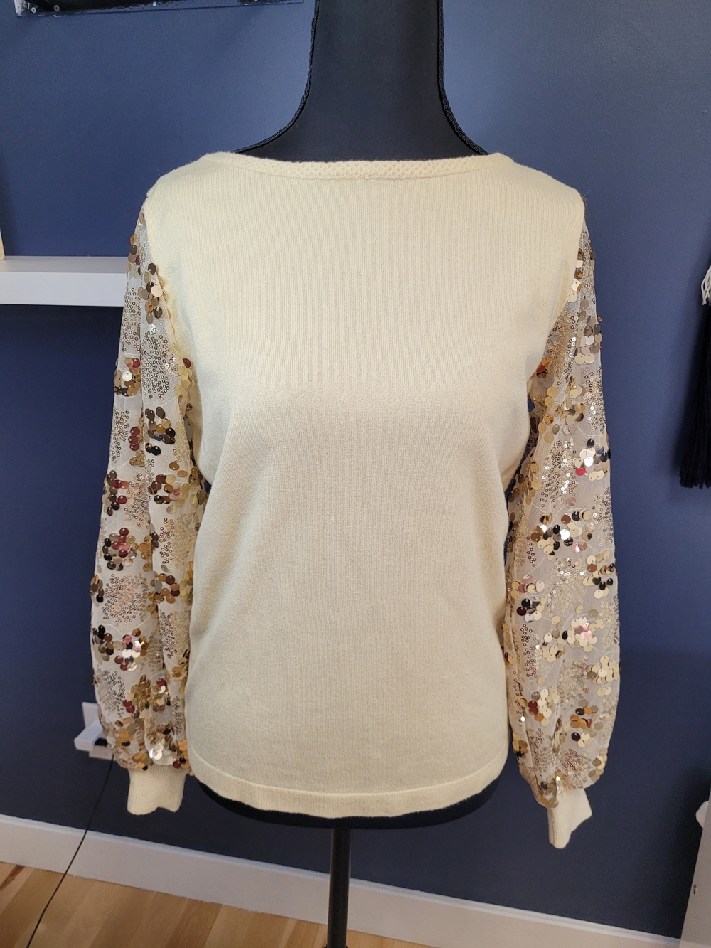 NWT Sioni Milano Cream/Gold Top with Sheer/Sequin Long Sleeve - Small